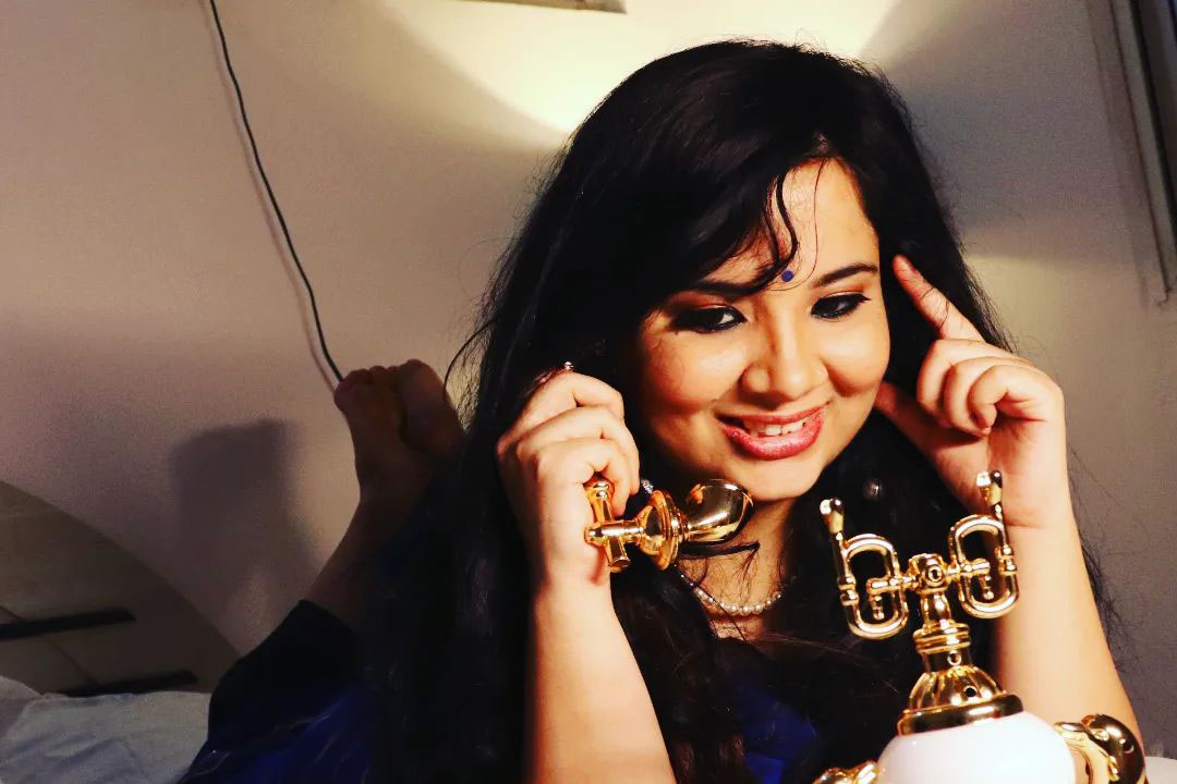 बलिउड अभिनेत्री साध्वी भोट माग्दै, बुवा शिवराजलाई जिताउन अपिल